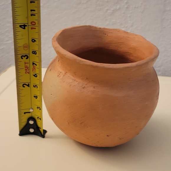 Artisan Pottery Handcrafted Molded Clay Pot Handpainted Eskimo Inuit - Picture 3 of 8